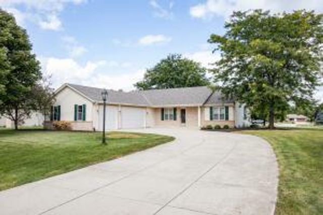 8422 Virginia CIRCLE, Waterford, WI 53185