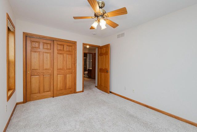 8422 Virginia CIRCLE, Waterford, WI 53185