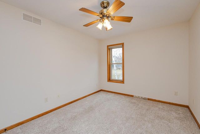 8422 Virginia CIRCLE, Waterford, WI 53185