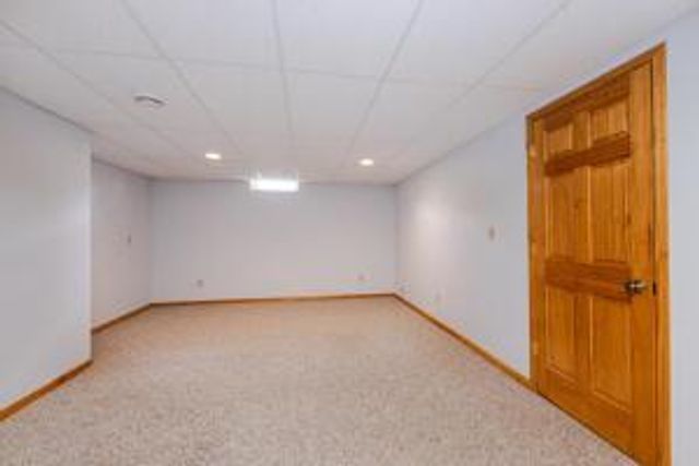 8422 Virginia CIRCLE, Waterford, WI 53185