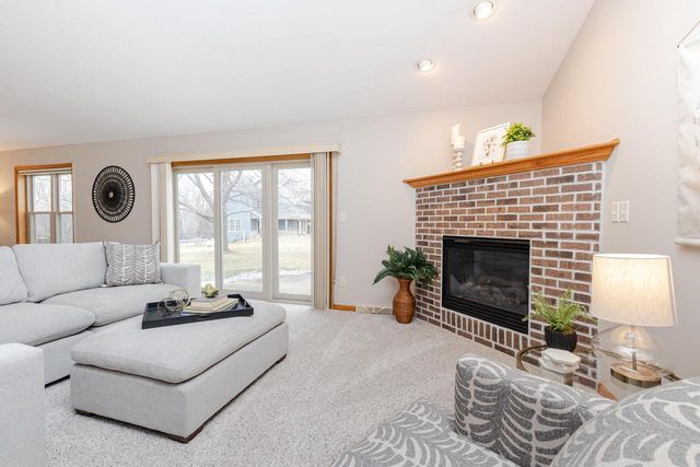 8422 Virginia CIRCLE, Waterford, WI 53185