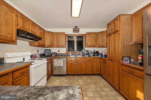 8 BEDROCK CIR, Keedysville, MD 21756