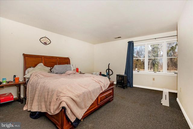 8 BEDROCK CIR, Keedysville, MD 21756