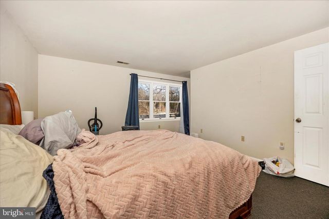 8 BEDROCK CIR, Keedysville, MD 21756