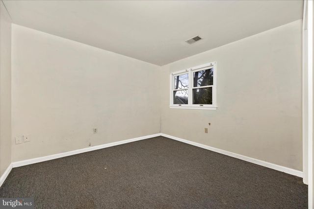 8 BEDROCK CIR, Keedysville, MD 21756