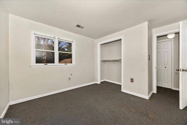 8 BEDROCK CIR, Keedysville, MD 21756