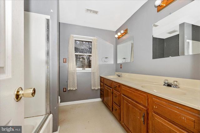 8 BEDROCK CIR, Keedysville, MD 21756