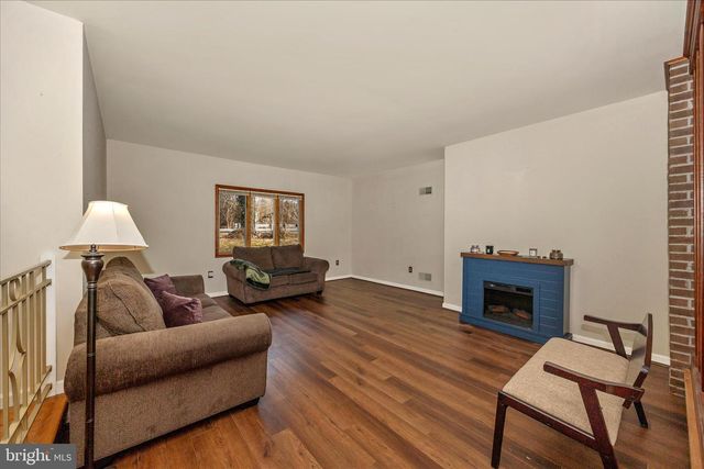 8 BEDROCK CIR, Keedysville, MD 21756