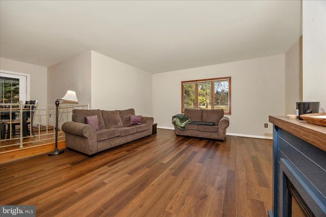 8 BEDROCK CIR, Keedysville, MD 21756