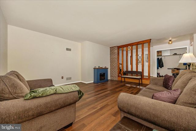 8 BEDROCK CIR, Keedysville, MD 21756