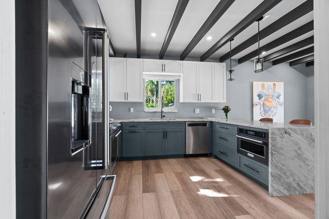 2224 NW 6th Ter, Wilton Manors, FL 33311