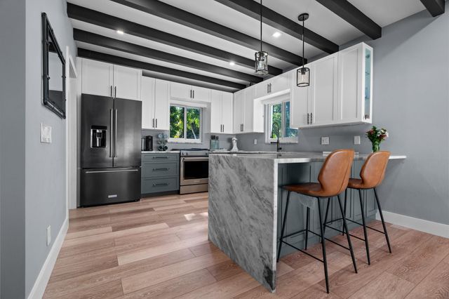 2224 NW 6th Ter, Wilton Manors, FL 33311