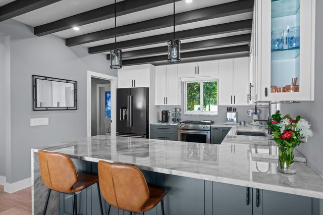 2224 NW 6th Ter, Wilton Manors, FL 33311