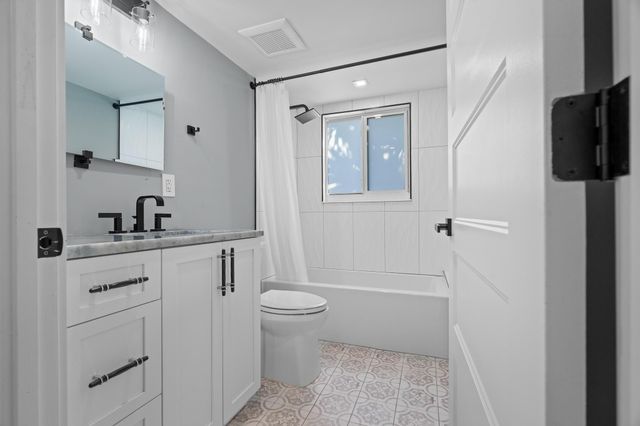 2224 NW 6th Ter, Wilton Manors, FL 33311