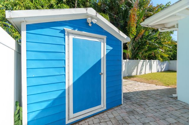 2224 NW 6th Ter, Wilton Manors, FL 33311