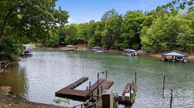 142 Seekirk Drive, Troutman, NC 28166
