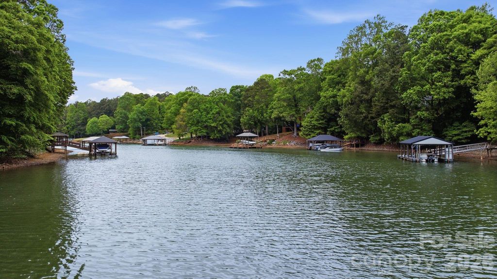 142 Seekirk Drive, Troutman, NC 28166