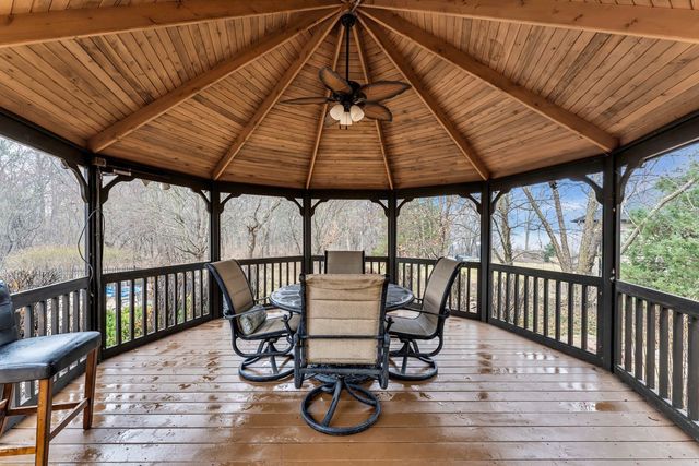 2706 Duncan Lane, Batavia, IL 60510