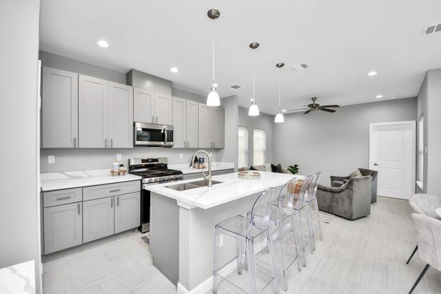 4013 Elmwood Street, Houston, TX 77051