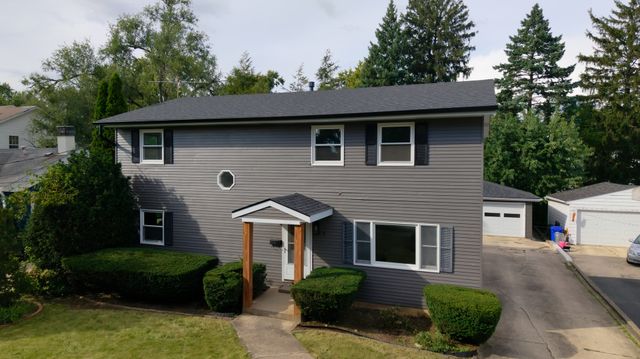 829 E Evergreen Street, Wheaton, IL 60187