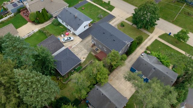 829 E Evergreen Street, Wheaton, IL 60187