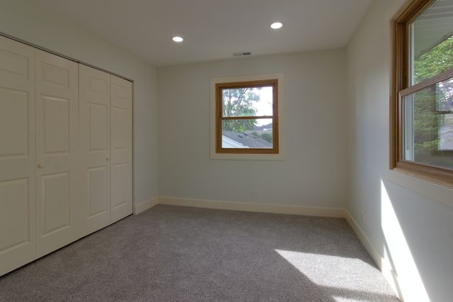 829 E Evergreen Street, Wheaton, IL 60187