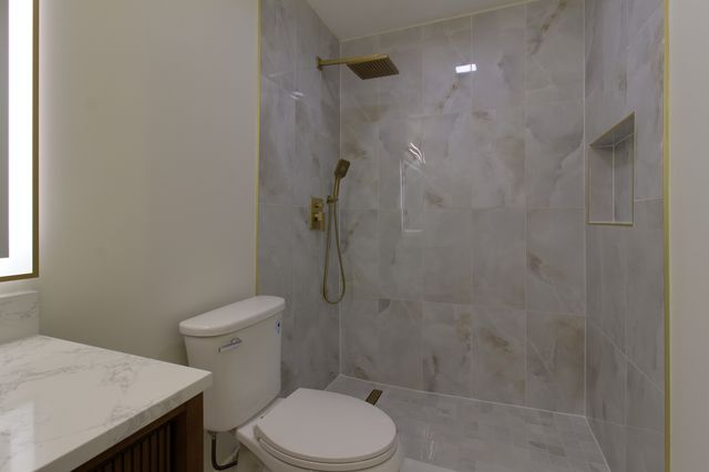 829 E Evergreen Street, Wheaton, IL 60187