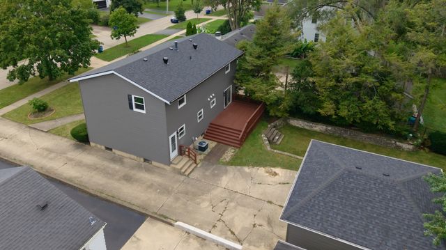829 E Evergreen Street, Wheaton, IL 60187