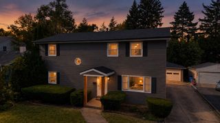 829 E Evergreen Street, Wheaton, IL 60187