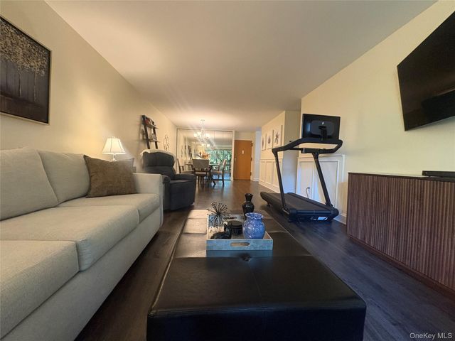 2 Fountain Lane 1L, Scarsdale, NY 10583