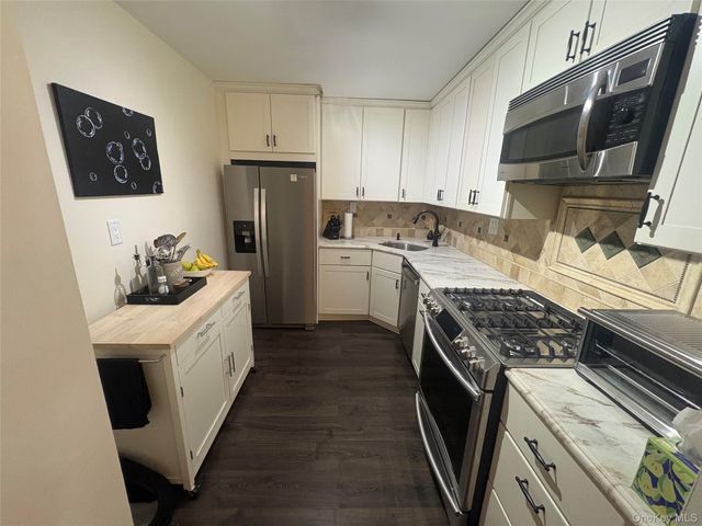 2 Fountain Lane 1L, Scarsdale, NY 10583