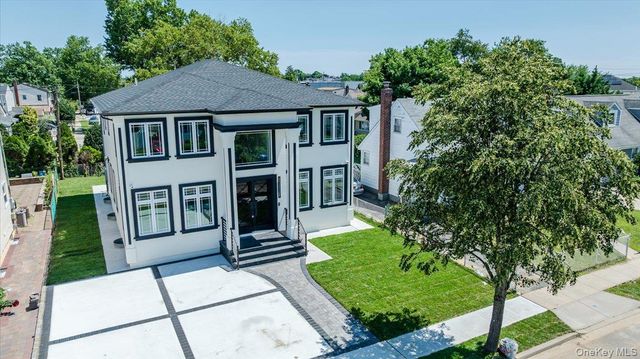 64 Landau Avenue, Elmont, NY 11003