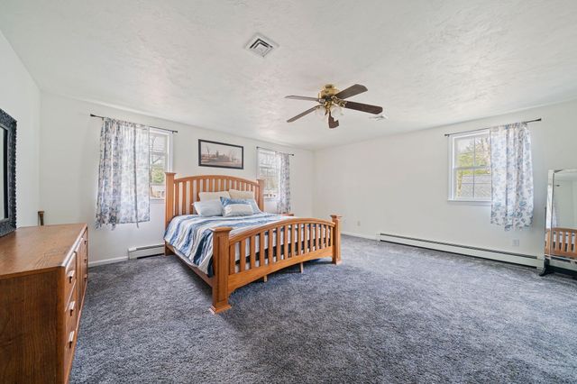 15 Rockland St, Hanover, MA 02339