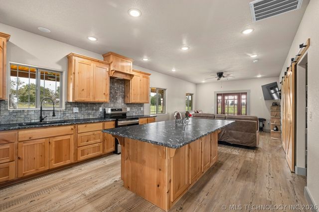 887 N Colcord Keithly, Colcord, OK 74338