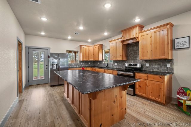 887 N Colcord Keithly, Colcord, OK 74338