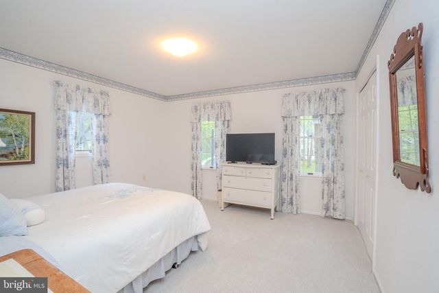 27 BENFORD DR, Princeton Junction, NJ 08550