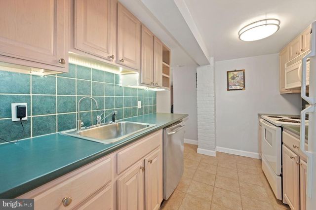 2231 HALL PL NW, Washington, DC 20007