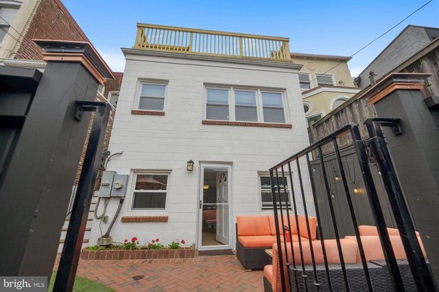 2231 HALL PL NW, Washington, DC 20007