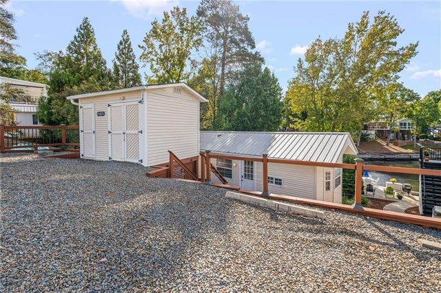 147 Badin Lake Circle, New London, NC 28127