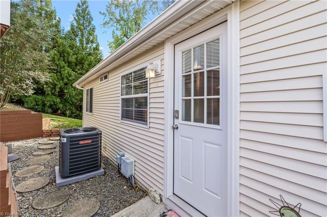 147 Badin Lake Circle, New London, NC 28127