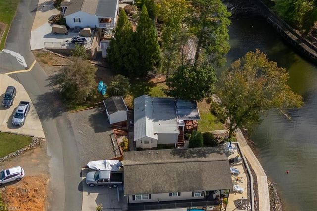 147 Badin Lake Circle, New London, NC 28127