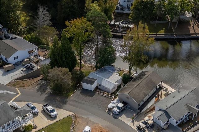 147 Badin Lake Circle, New London, NC 28127