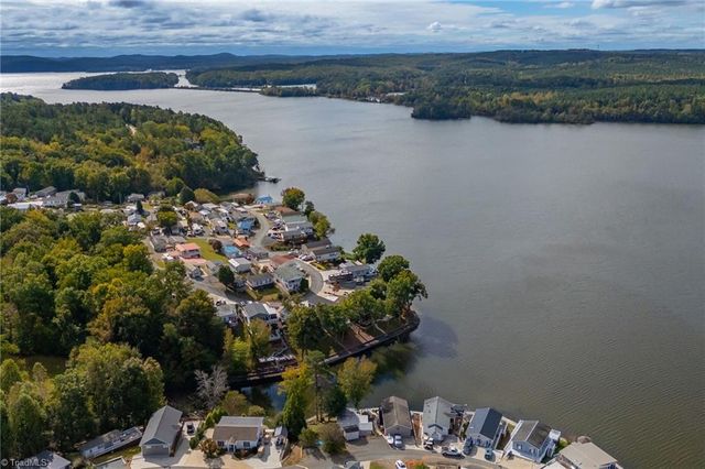 147 Badin Lake Circle, New London, NC 28127