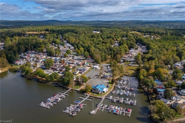 147 Badin Lake Circle, New London, NC 28127