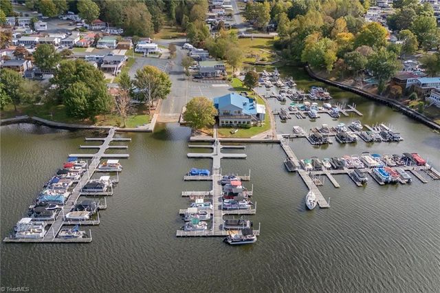 147 Badin Lake Circle, New London, NC 28127