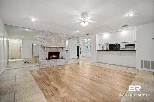 17 W Cobblestone Way, Mobile, AL 36608
