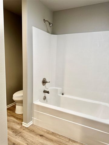 100 Abbey Park Court, Granbury, TX 76049