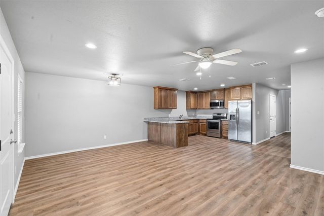 100 Abbey Park Court, Granbury, TX 76049