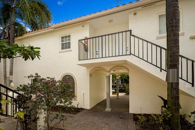 1105 Lake Shore Drive 205, Lake Park, FL 33403