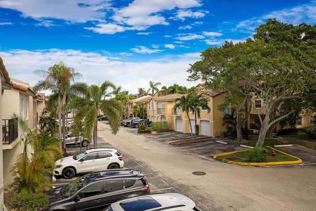 1105 Lake Shore Drive 205, Lake Park, FL 33403